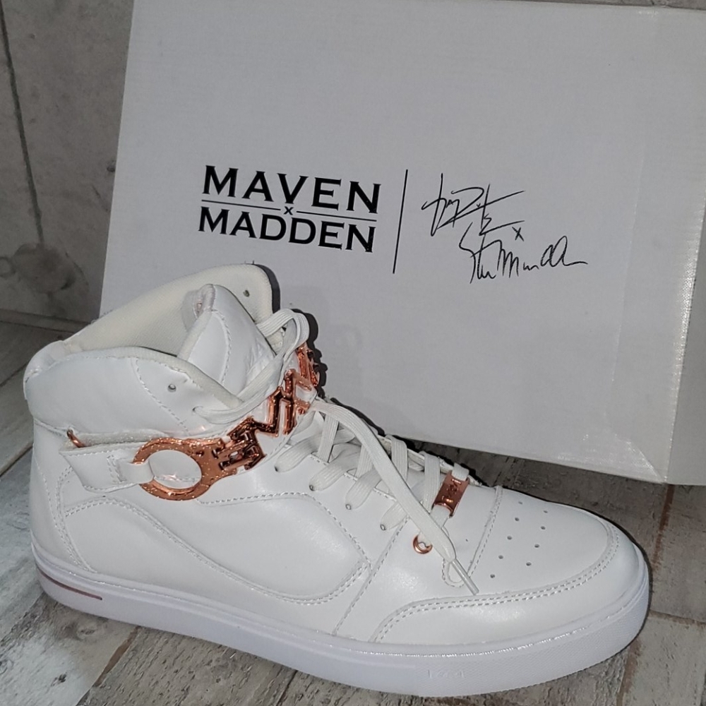 Steve Madden Sneakers